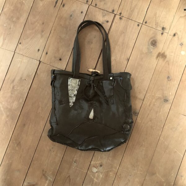 かけら:丘の上の教会 かけら:丘の上の教会